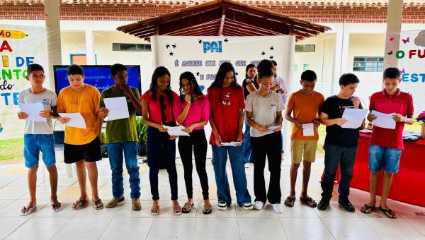 Escola de Campo Senador João Ribeiro celebra dia dos Pais e dia dos Estudantes