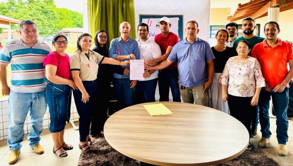 Prefeitura de Couto Magalhães sanciona novo PCCR da educação