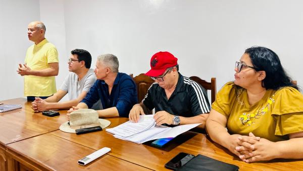 Superintendente do Incra realiza reunião com moradores do Projeto de Assentamento Morrinhos