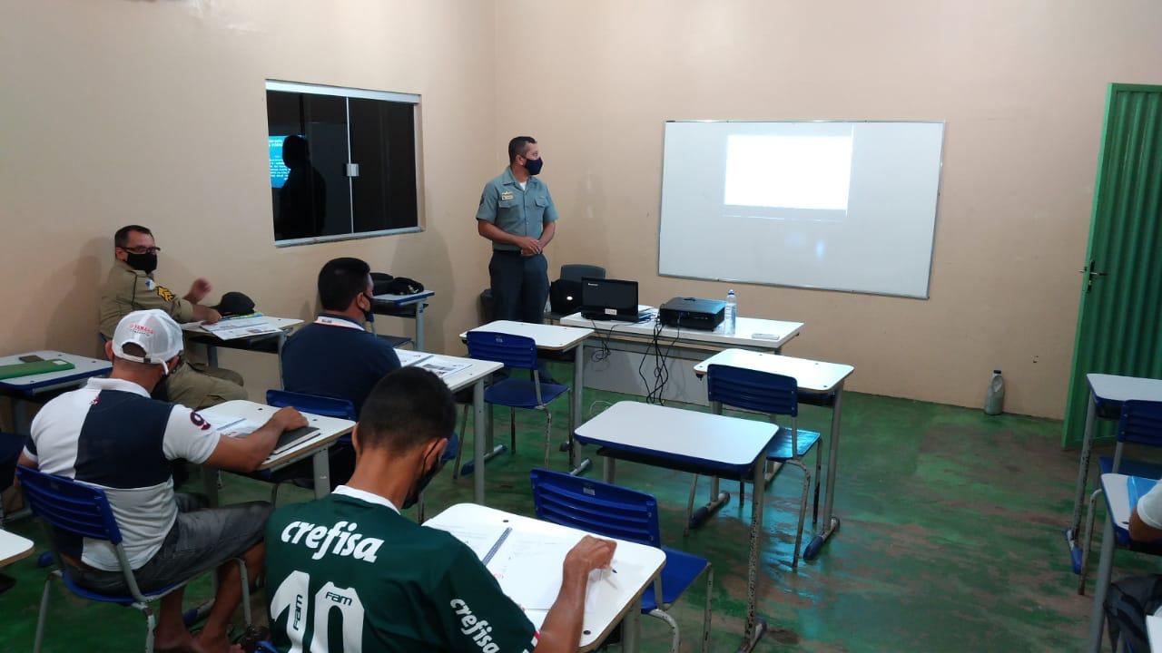 Couto Magalhães recebe curso de habilitação náutica
