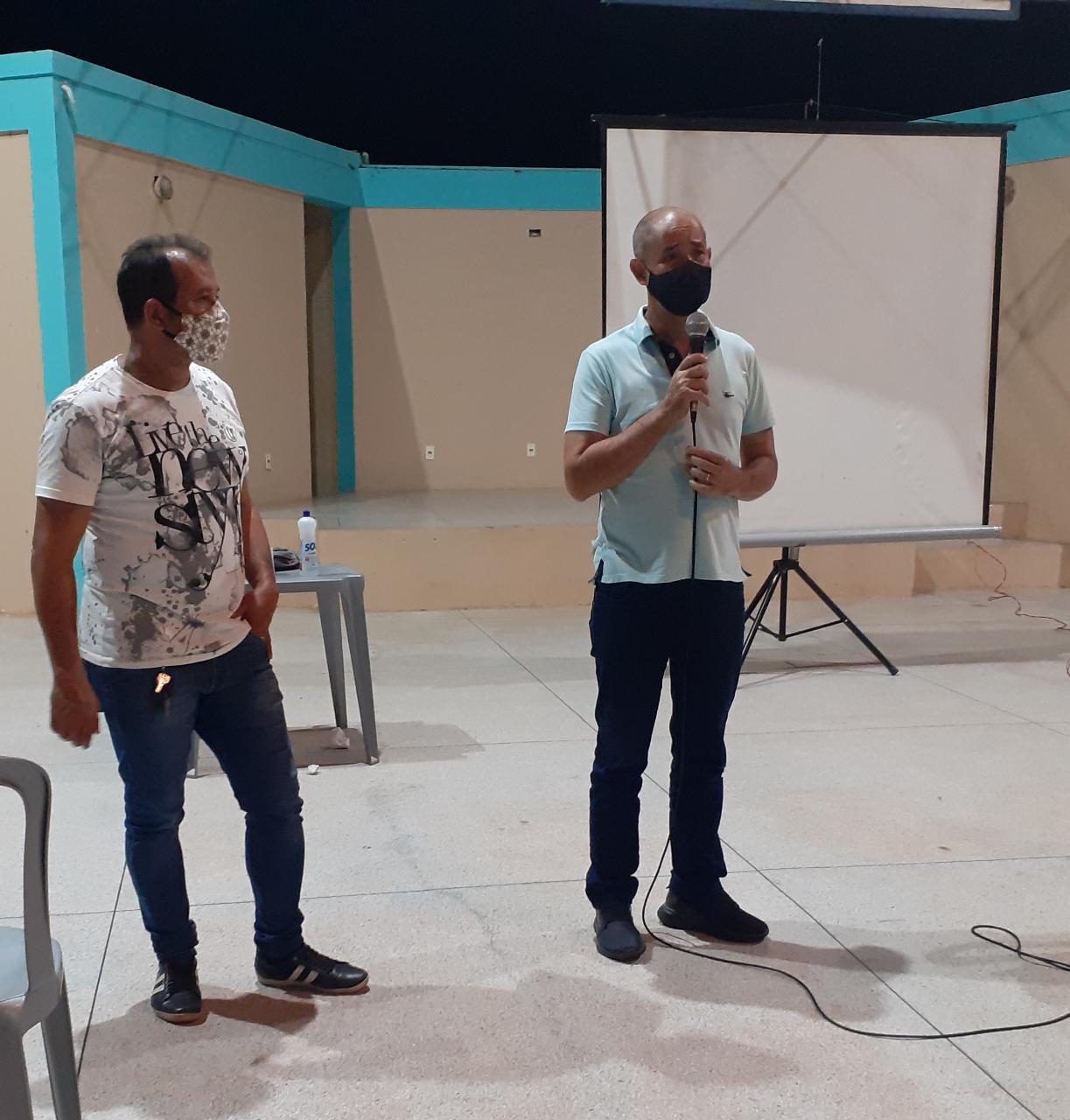 Prefeito de Couto Magalhães reúne-se com equipe gestora para tratar sobre a pandemia

