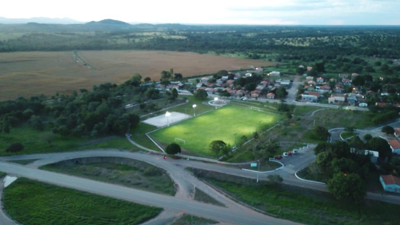 Em reinauguração do Recreio de Esportes Vicente de Abreu Neto, Júlio César comemora e afirma que é um bem para promover qualidade de vida aos moradores de Couto

