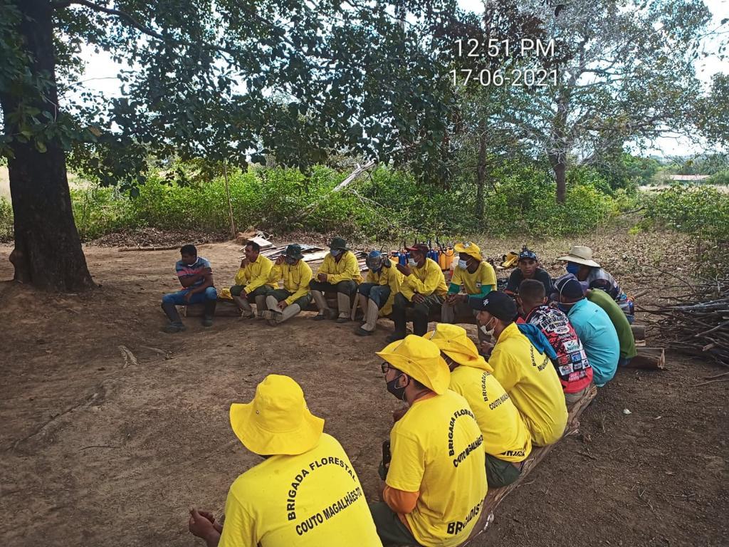 Equipe de Brigadistas Florestais de Couto Magalhães receberam treinamento em Pequizeiro
