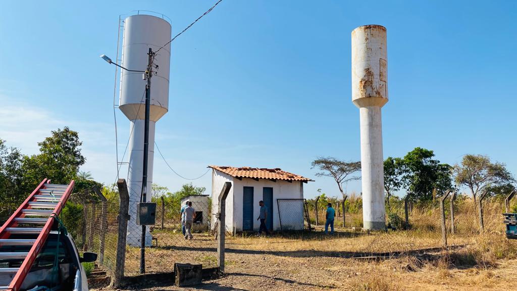 Prefeitura realiza troca de bomba d'agua no distrito de Peixelândia e abastecimento é restabelecido