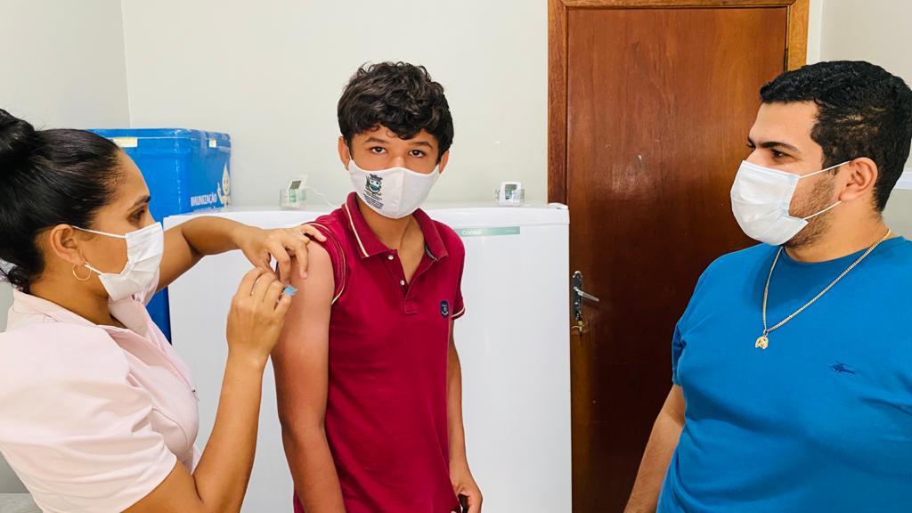 Couto Magalhães segue aplicando vacinas anti Covid-19 nos jovens de 12 a 17 anos