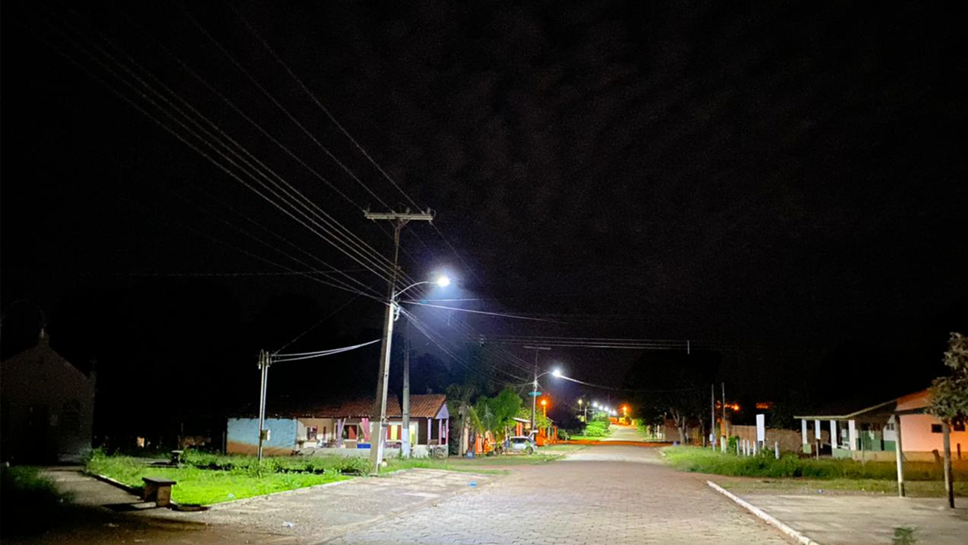 Distrito de Peixelândia ganha iluminação mais eficiente e econômica
