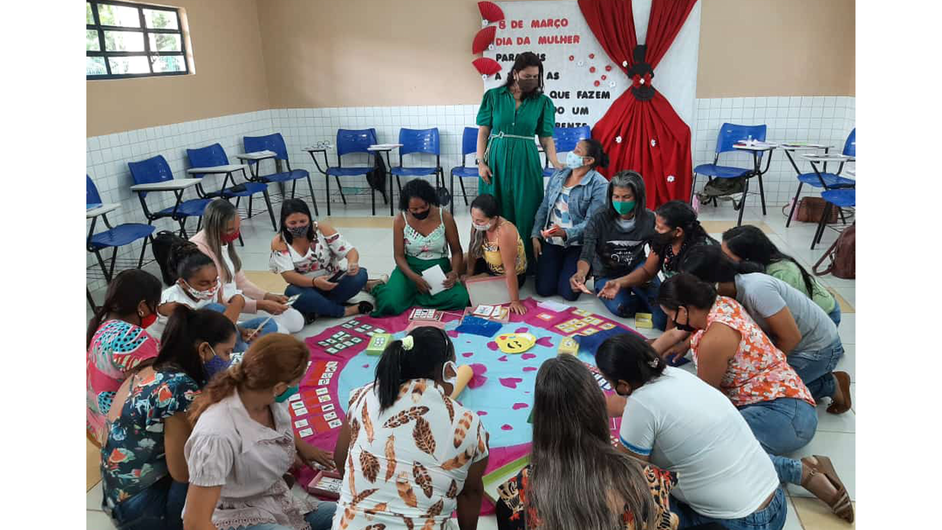 Professores auxiliares recebem formação pedagógica em Couto Magalhães
