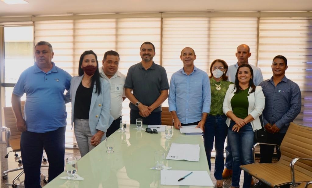 Prefeito Júlio César apresenta demandas de Couto a Wanderlei Barbosa 
