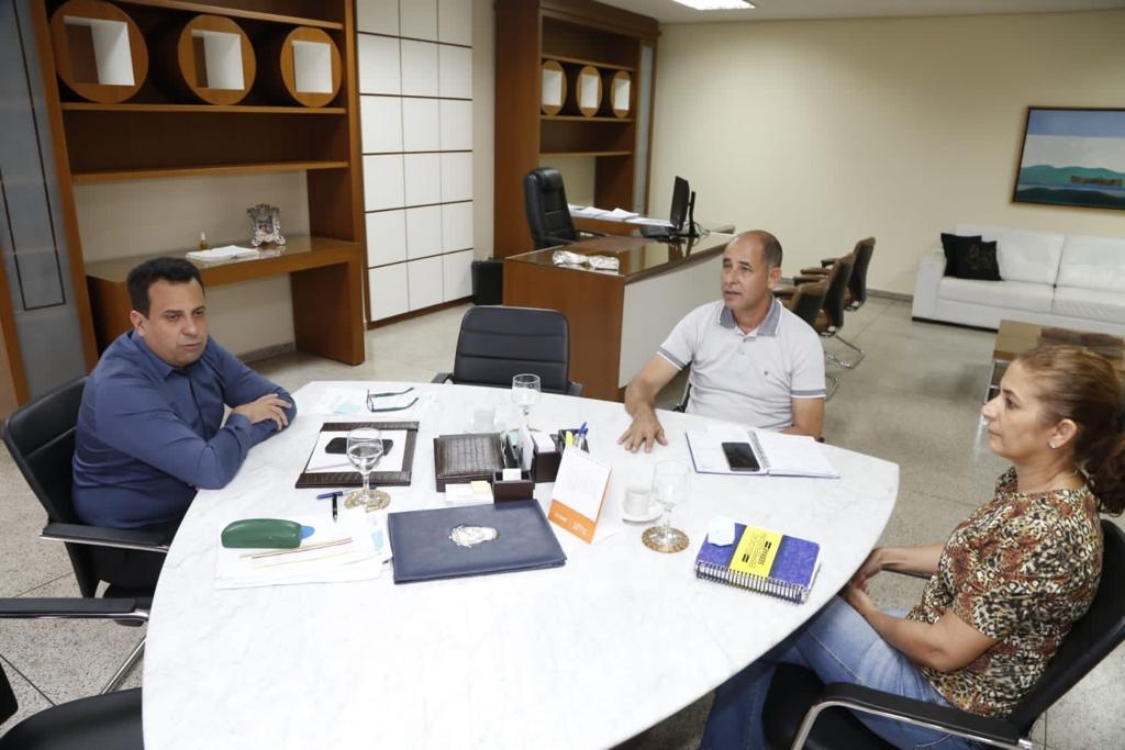 Prefeito de Couto Magalhães solicita ao Estado implantação de Cursos na área de mineração no município
