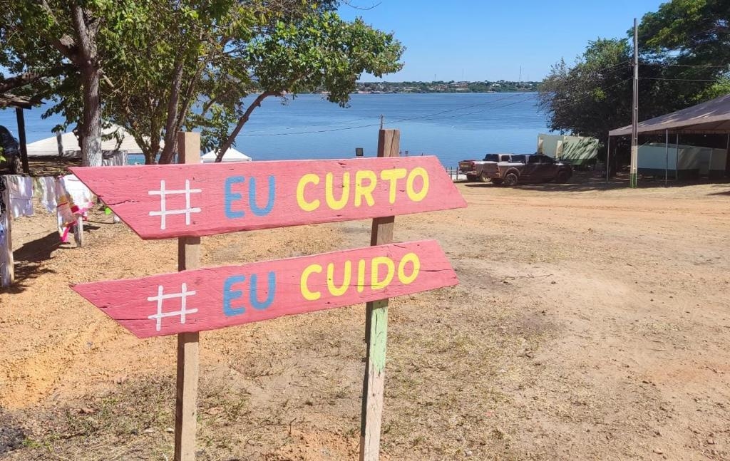 Secretaria de Agricultura, Meio Ambiente e Turismo realiza ação de conscientização na praia de Porto Franco do Araguaia
