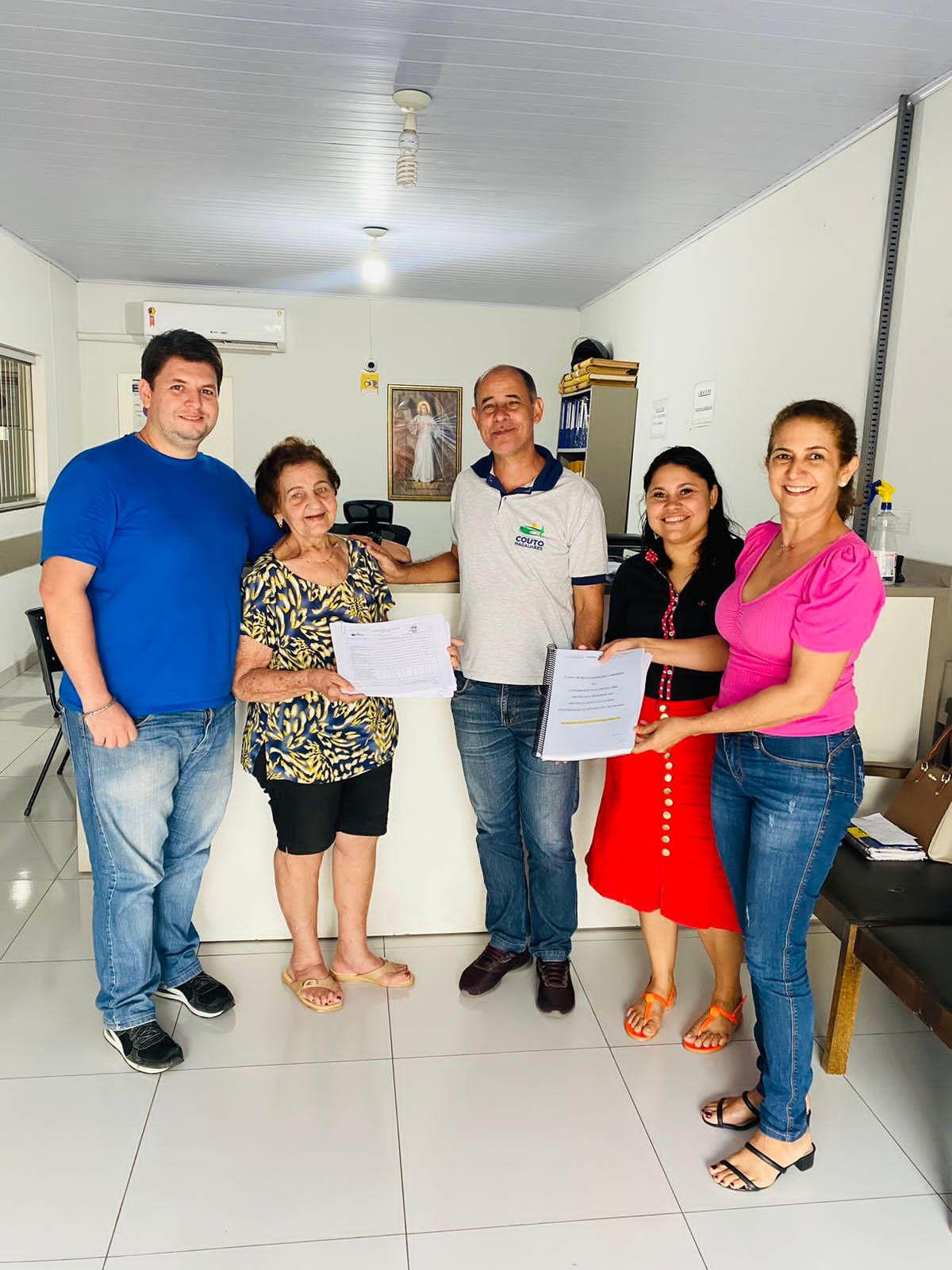 Prefeito de Couto Magalhães protocola Certidões de Regularização Fundiária das Casas da COHAB/ Vila Cruzaltina
