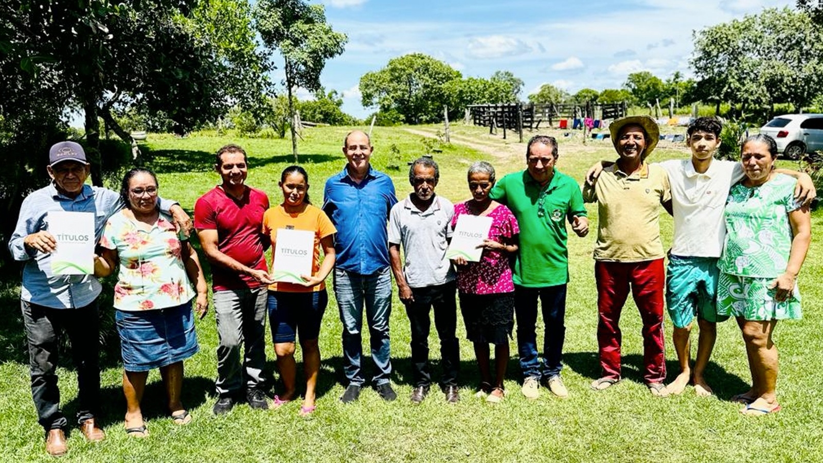 Assentados do PA Pé do Morro recebem títulos definitivos de suas terras