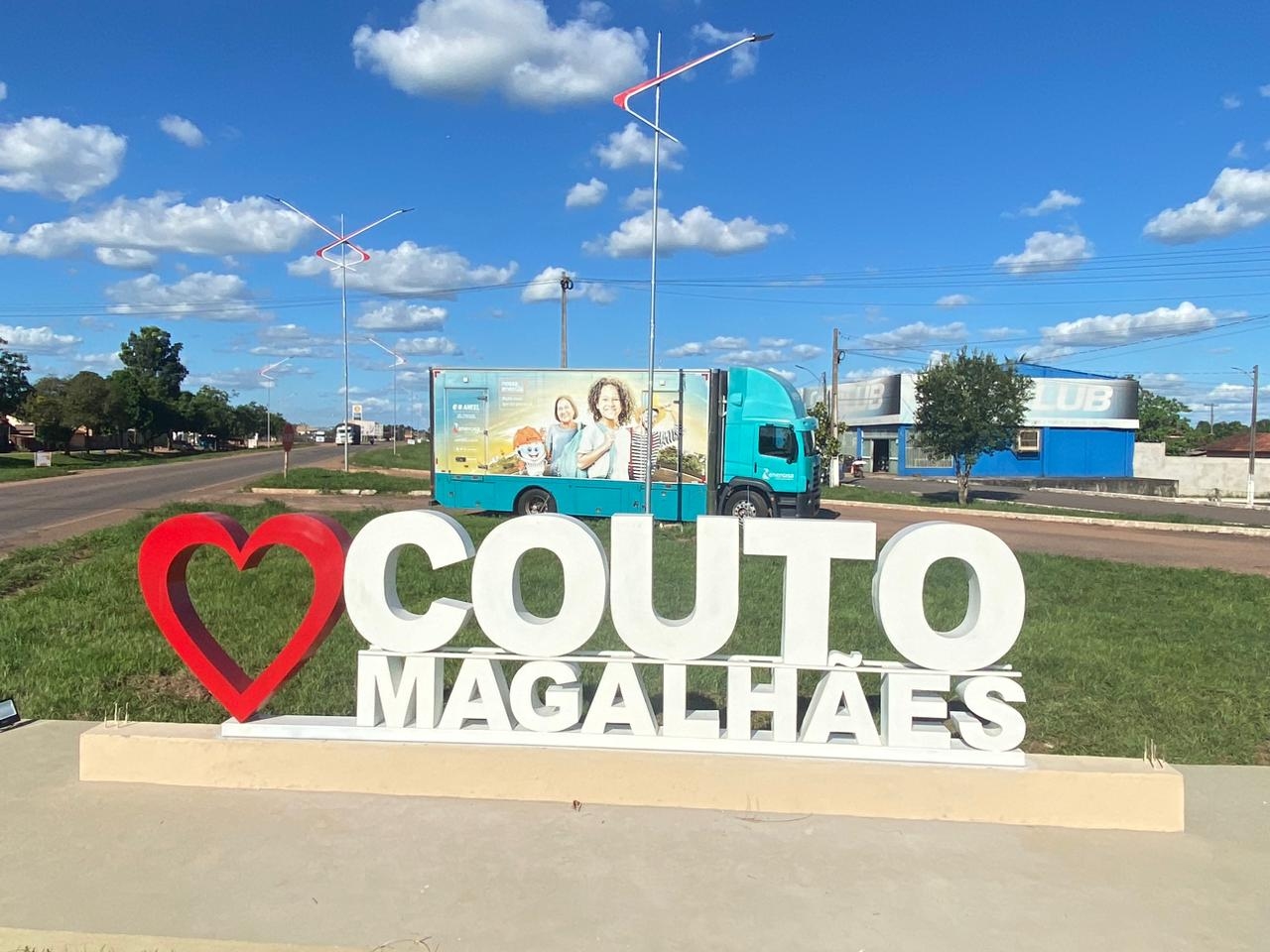 Com distribuição de lâmpadas de LED gratuitas, caminhão do Nossa Energia chega em Couto Magalhães