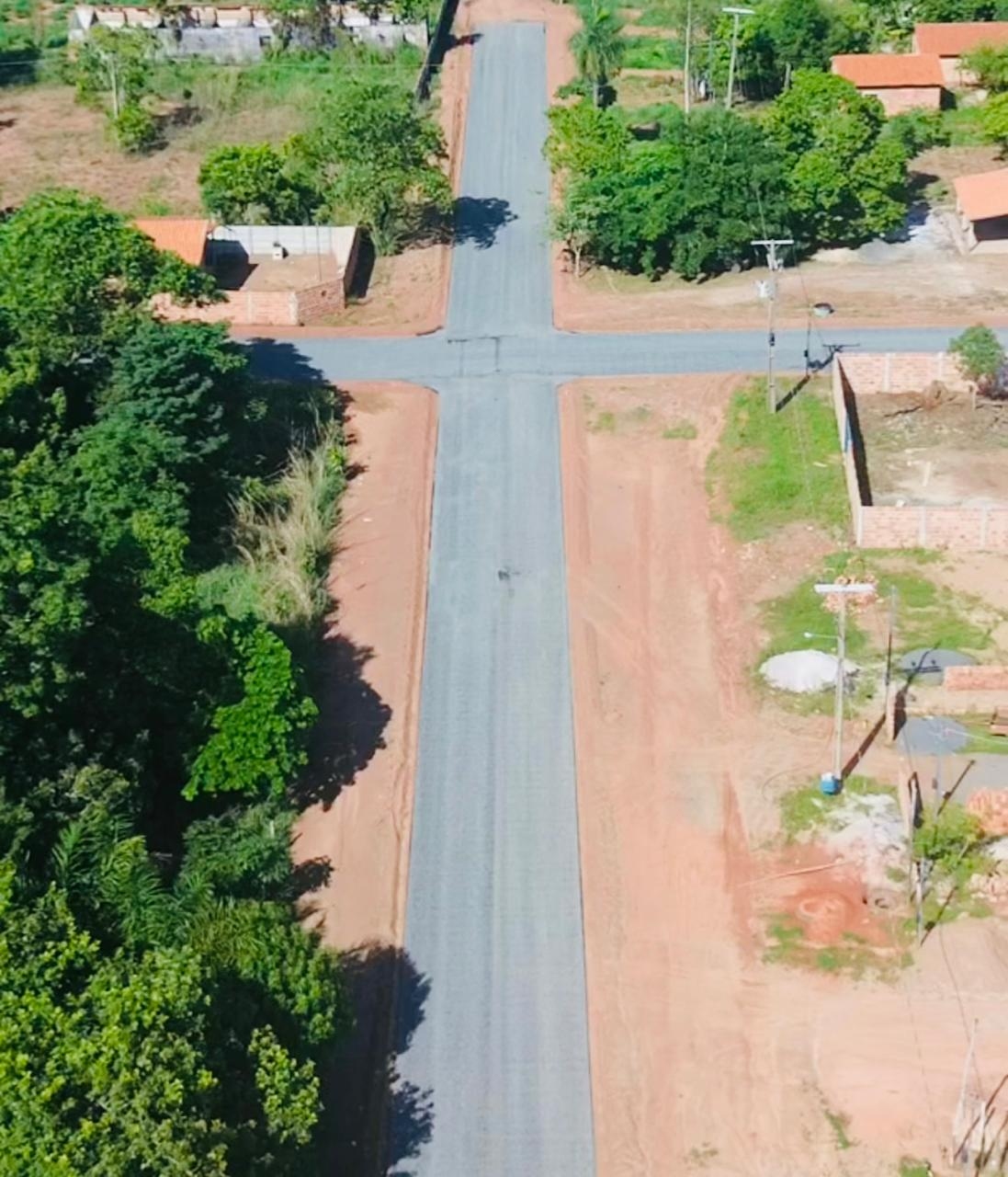 Prefeitura de Couto Magalhães leva asfalto ao setor Cruzaltina
