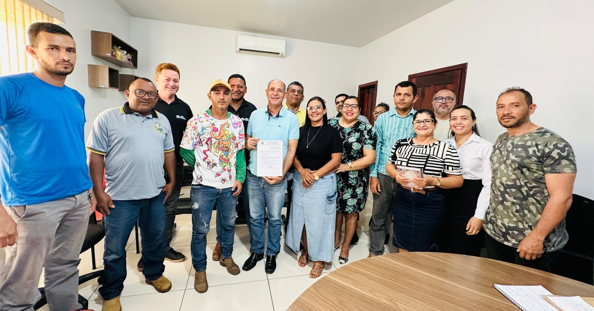 Prefeito Júlio César Brasil concede adicional por tempo de serviço aos efetivos do Município
