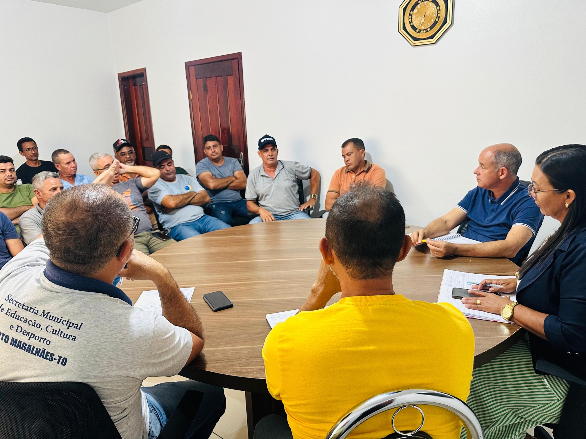 Transporte Escolar é tratado em reunião com o prefeito Júlio César