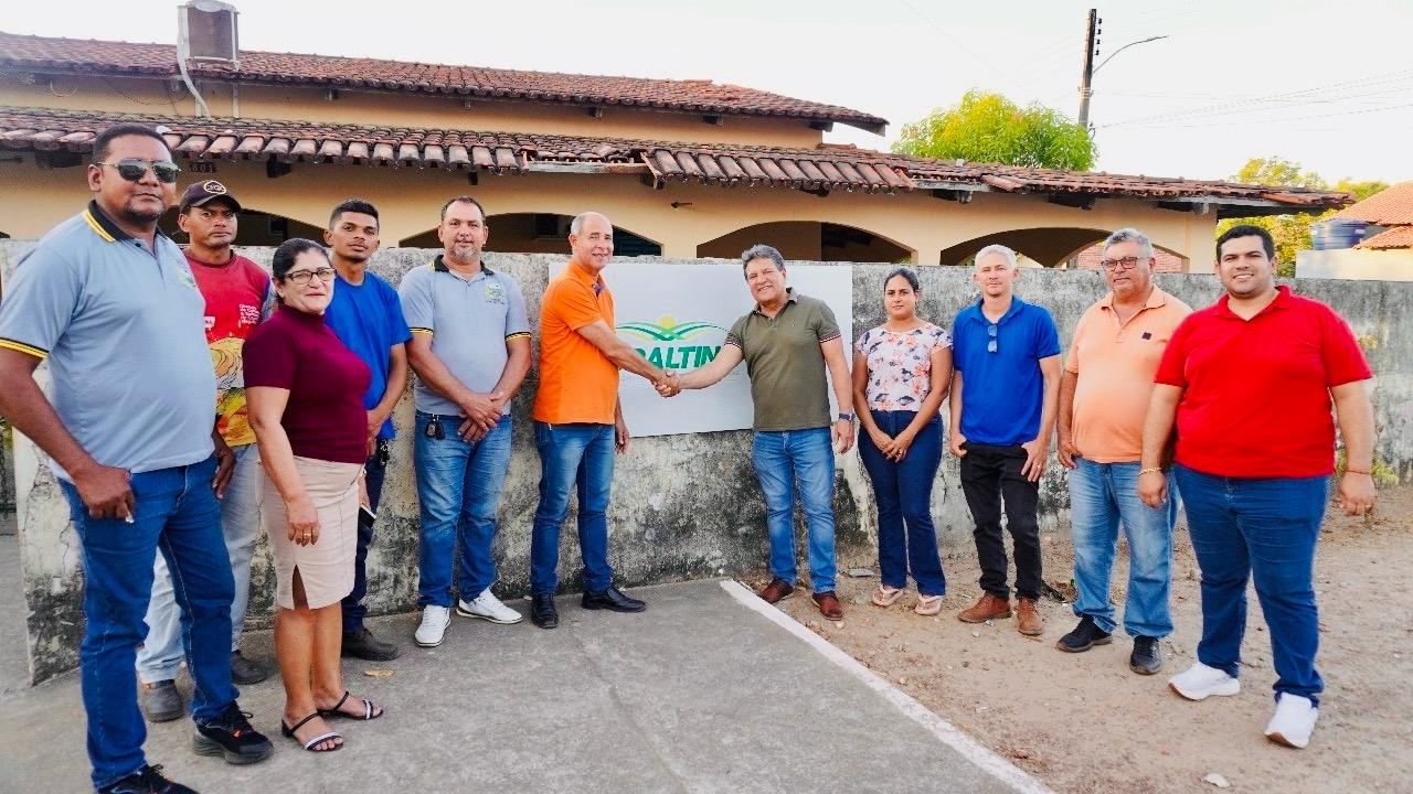 Prefeito Júlio César recebe presidente do Ruraltins e equipe em Couto Magalhãe