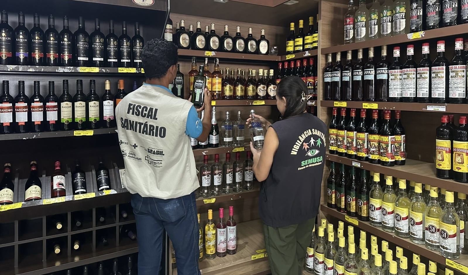 Vigilância Sanitária realiza Dia D de Fiscalização no Comércio de Bebidas Alcoólicas em Couto Magalhães