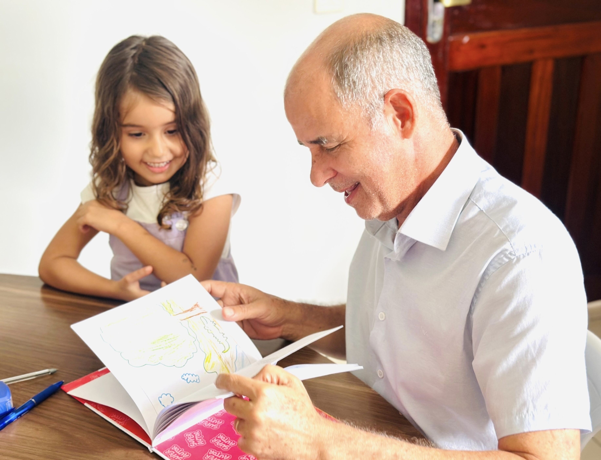 Alunos do Projeto Super Autor são recebidos pelo prefeito Júlio César
