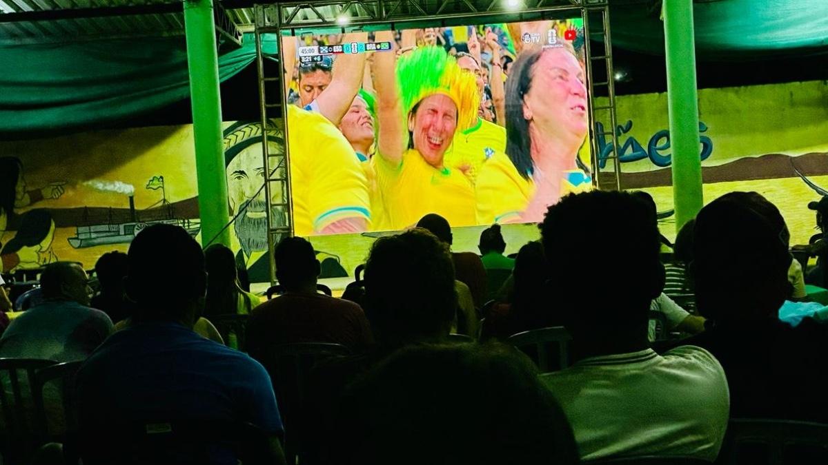 Prefeitura instala telão para transmissão de jogos da Seleção Brasileira